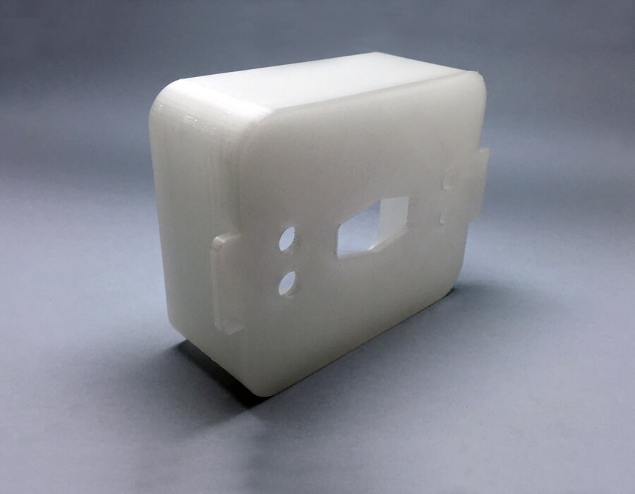 Корпус из полупрозрачног пластика